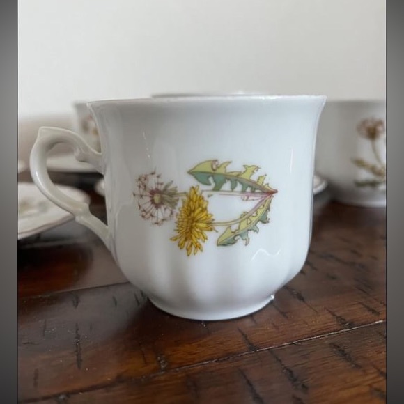 Vintage Kronester Bavaria 1970's Floral Tea Cups and Saucers Set - Picture 4 of 10